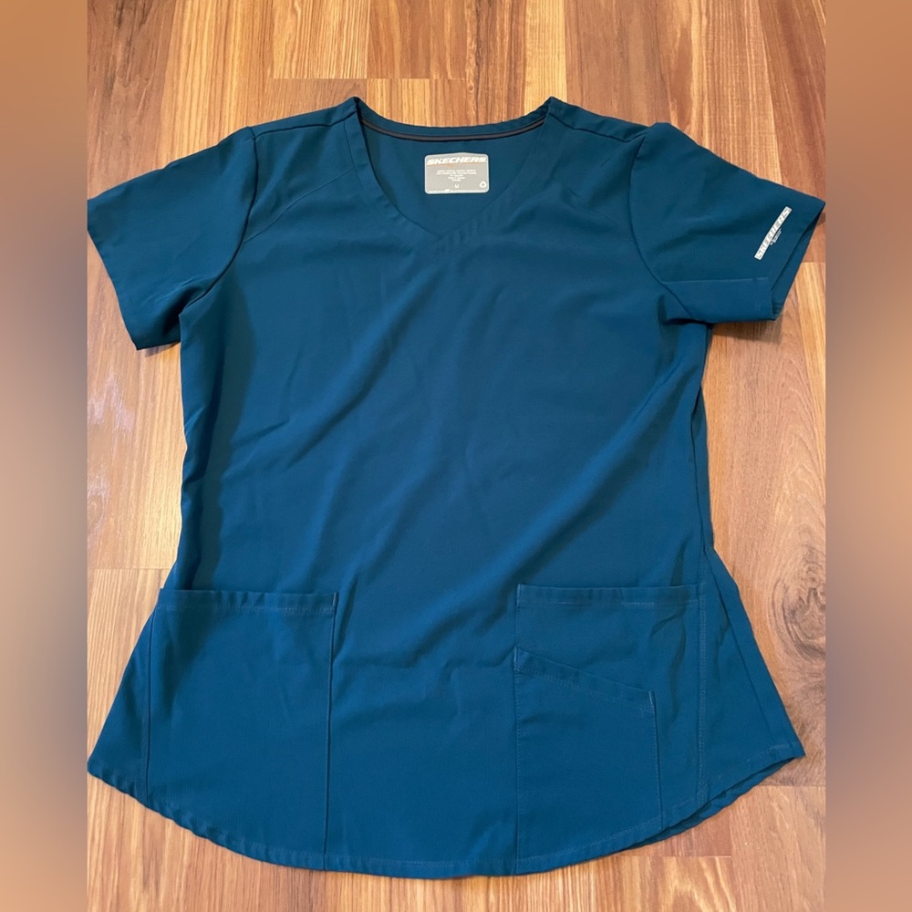 Women’s Scrub Set size M - Sketchers by Barco